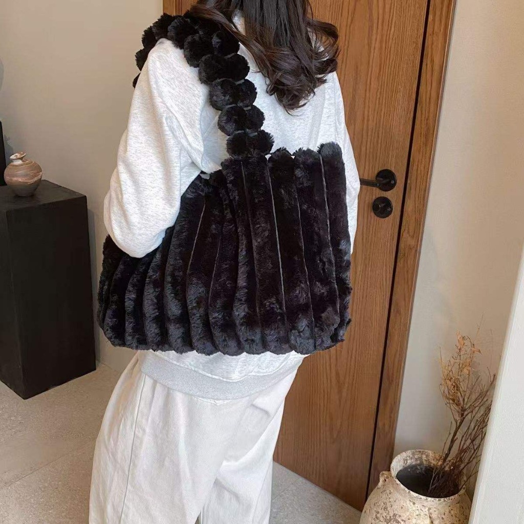 Plush Faux Fur Statement Tote – Noir Black angle view